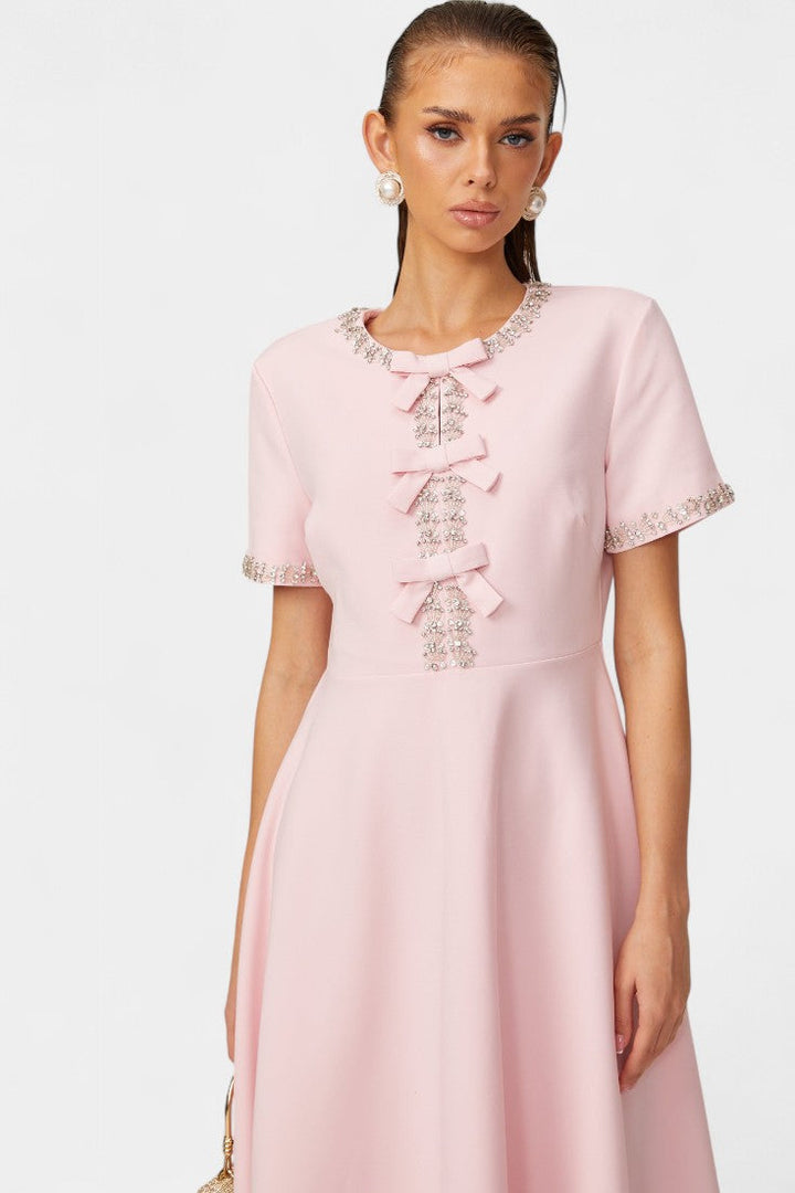 Linda Vestido Midi Acampanado con Lazo de Cristal