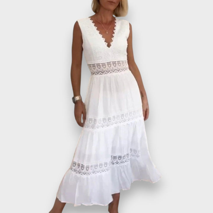 Marisol | Elegante vestido de encaje con escote en pico