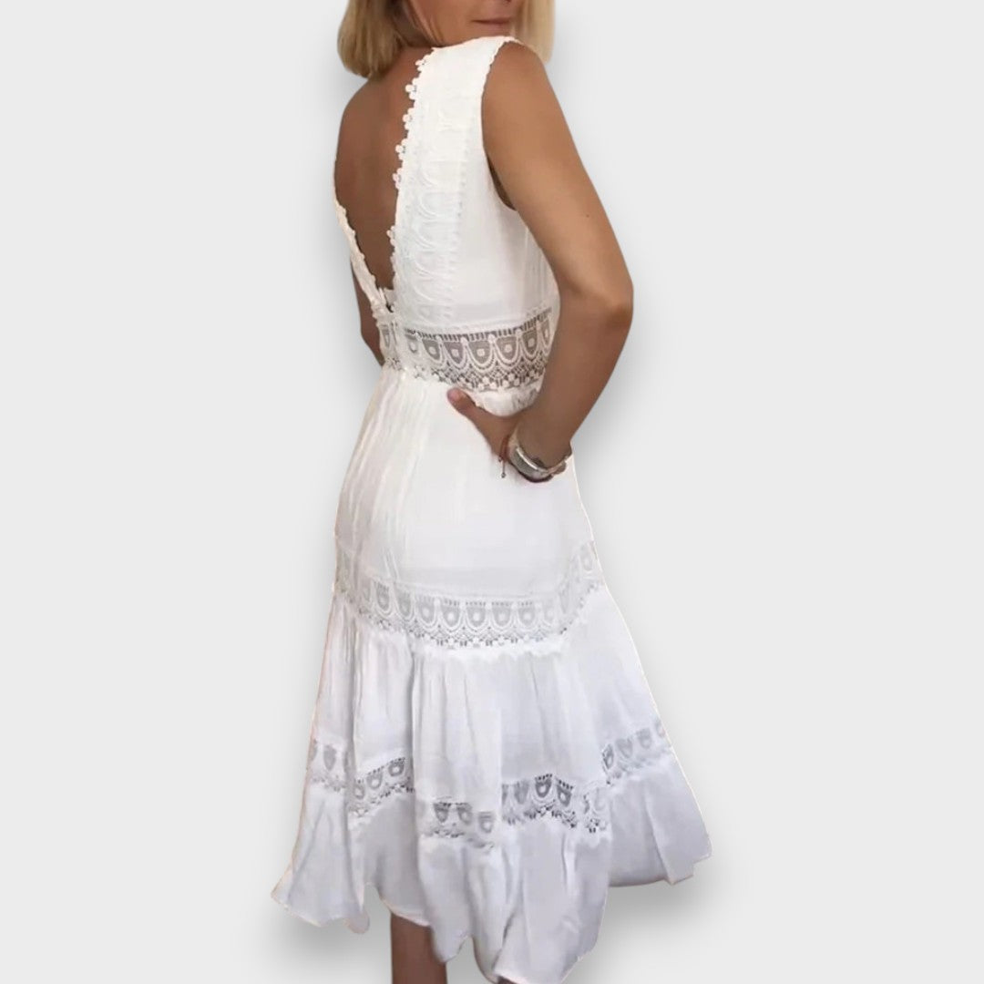 Marisol | Elegante vestido de encaje con escote en pico