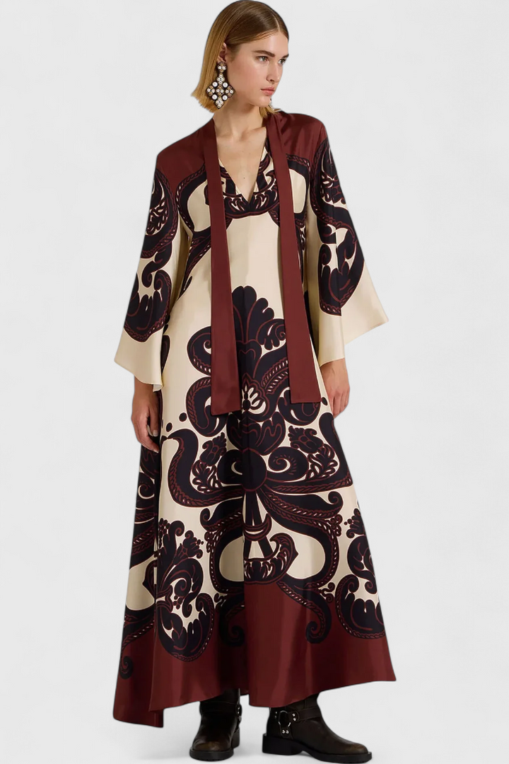 Maritza Vestido con Estampado de Grenadilla y Cuello Alto