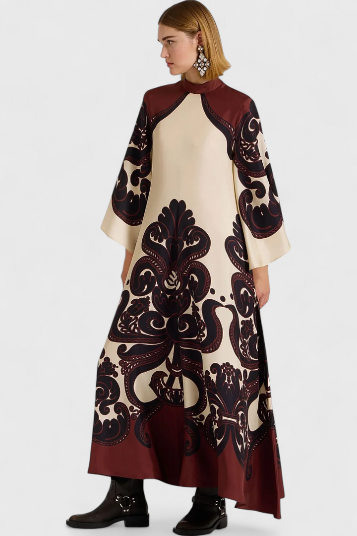 Maritza Vestido con Estampado de Grenadilla y Cuello Alto