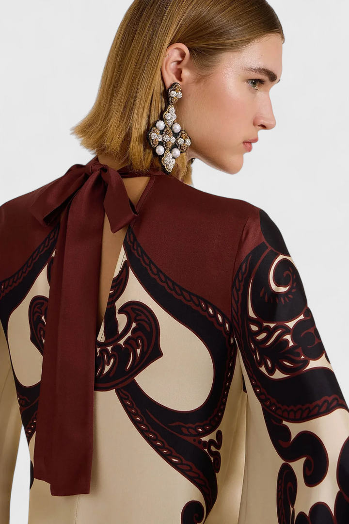 Maritza Vestido con Estampado de Grenadilla y Cuello Alto