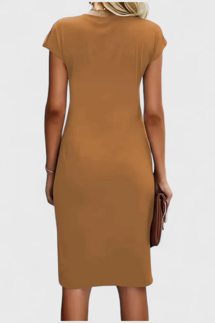 Katrina Vestido Midi Atemporal con Cuello Redondo y Detalle Drapeado