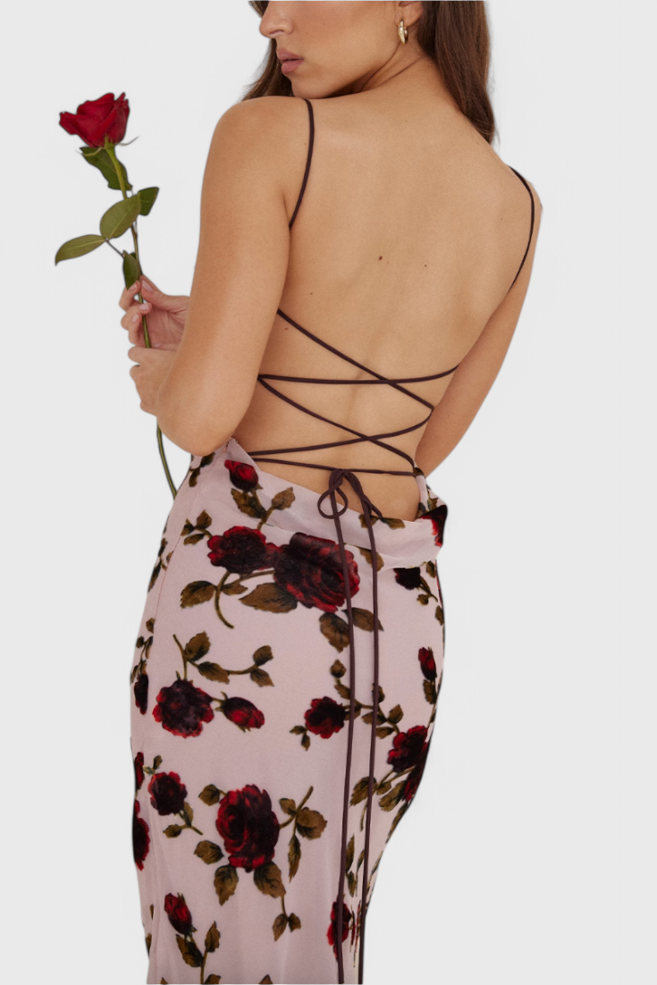 Irina Vestido Deslizante de Satén con Estampado Floral y Espalda Descubierta